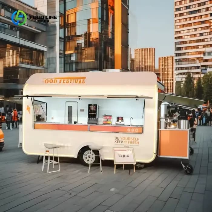 Camping-car mobile sur mesure avec cuisine complète, équipement de food truck pour le camping, la ve