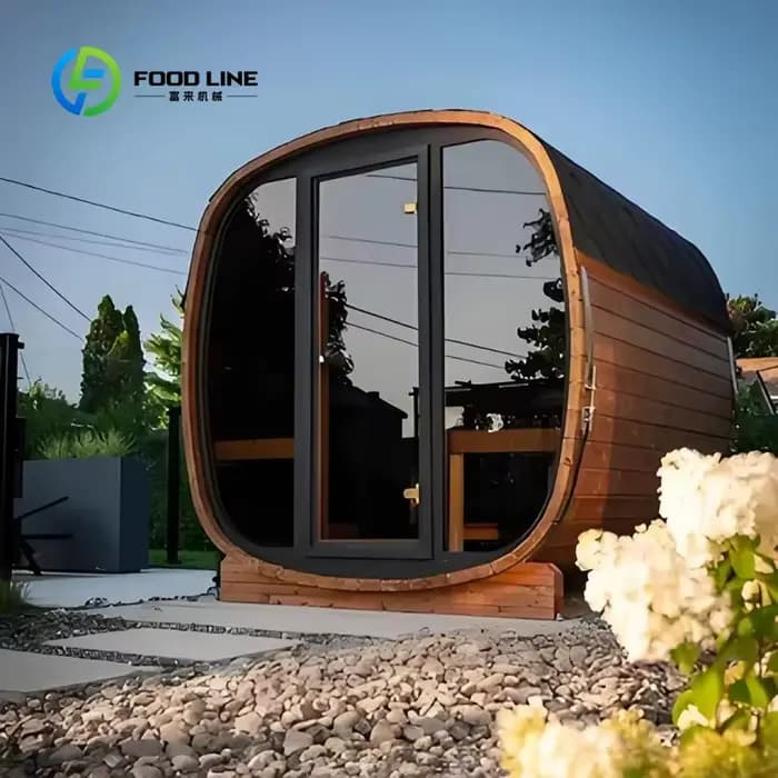 Sauna en bois sur mesure pour extérieur avec toit durable et bandes métalliques pour une expérience spa à domicile. Commande en gros pour économiser de l'argent.