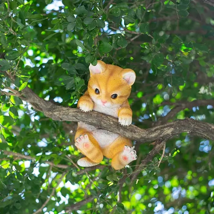 Pendentif chat grimpant dans l'arbre de simulation de dessin animé créatif, extérieur, jardin, cour, balcon, paysage, résine, décoration, chaton, confrontation