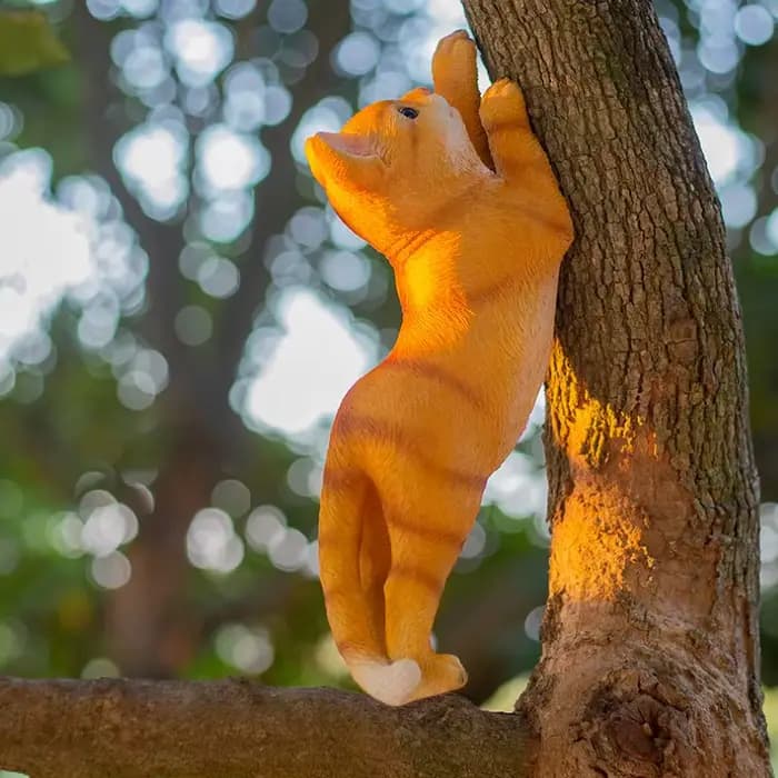 Pendentif chat grimpant dans l'arbre de simulation de dessin animé créatif, extérieur, jardin, cour, balcon, paysage, résine, décoration, chaton, confrontation