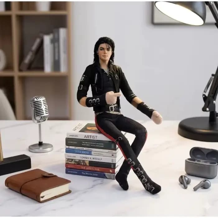 Poupée en peluche Michael Jackson avec structure métallique